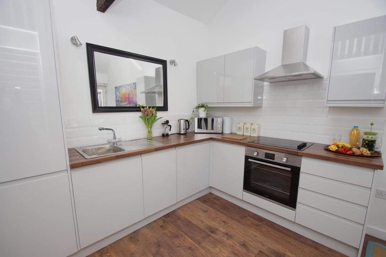 Loft Style Apartment For 4, 1 Broadhurst Court, Close To Town, Station & Hospital Stockport Eksteriør bilde